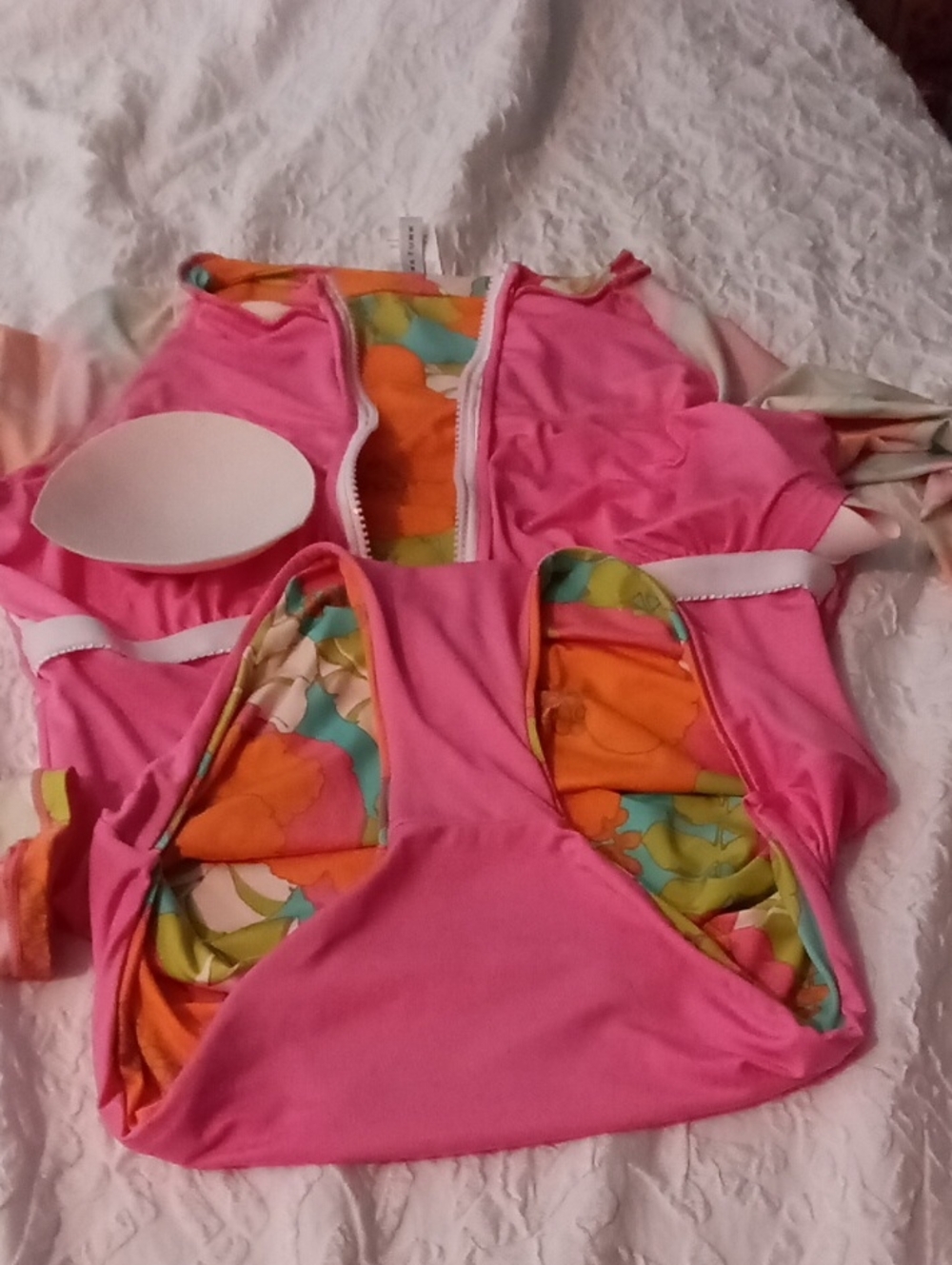 Trina Turk EUC SZ LRG Half Zip Long Sleeve Paddle Suit Flattering Fit Hot Mom🚨 - Picture 14 of 16